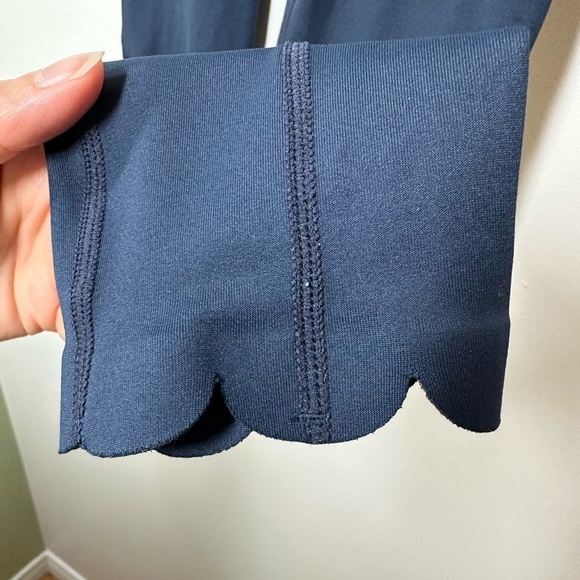 PELOTON Navy Blue Scalloped Hem Leggings Small - Picture 2 of 5